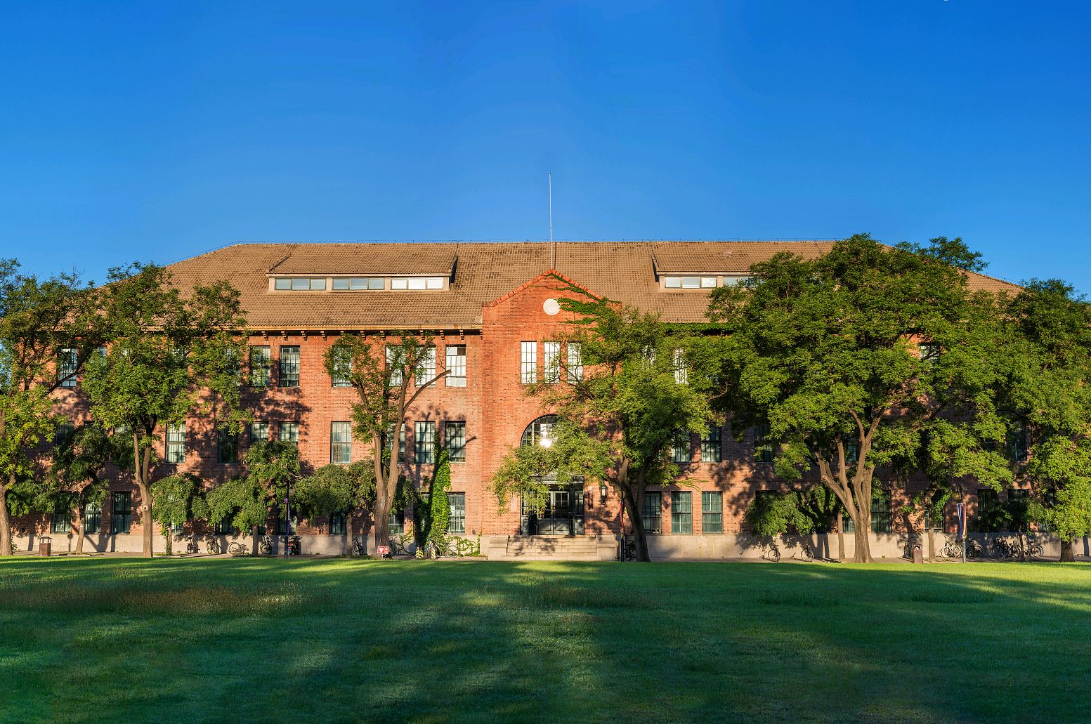 湖南师范大学是211吗